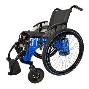 silla de ruedas manual que permite ir por caminos irregulares