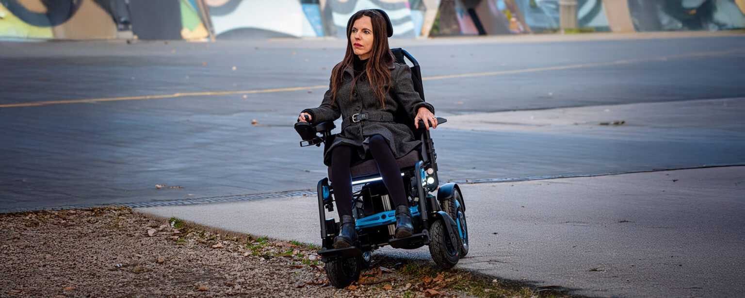 SILLA DE RUEDAS ELÉCTRICA ULTRA COMPACTA Y BASCULANTE ATLANTIK FLEX