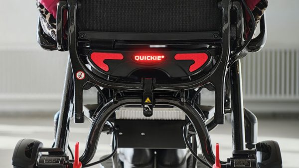 SILLA DE RUEDAS ELÉCTRICA PLEGABLE QUICKIE R50 CARBONO - Imagen 6